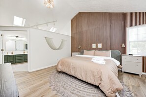 4 chambres, fer et planche à repasser, lit parapluie, Wi-Fi gratuit