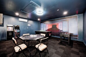 Spielezimmer