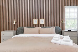 4 bedrooms, iron/ironing board, travel crib, free WiFi