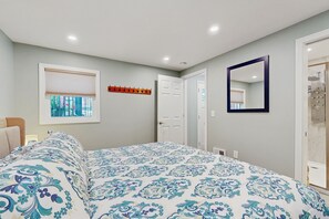 2 bedrooms, iron/ironing board, Internet, bed sheets
