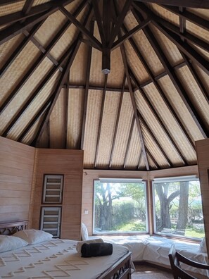 2 bedrooms, iron/ironing board, Internet, bed sheets