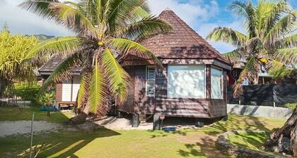 Fare Mama Fenua - Mother Earth House. Double bungalow on Whale Beach