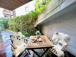 屋外ダイニングエリア