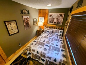 4 bedrooms, iron/ironing board, travel cot, free WiFi