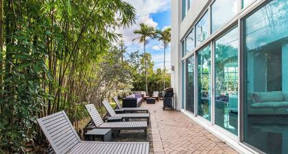 New construction 2 story Villa jacuzzi pool luxury