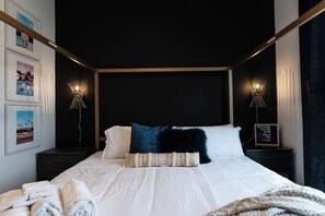 4 bedrooms, iron/ironing board, WiFi, bed sheets - Long Term Hillsboro Village Home, Close to Vandy, Rooftop Deck, Garage Parking, Perfect for Students, Walk to Campus, 24 Hr Hospitality (Nashville)