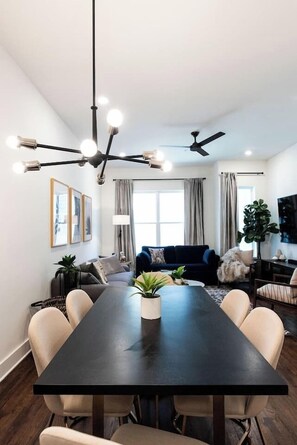 Interior - Long Term Hillsboro Village Home, Close to Vandy, Rooftop Deck, Garage Parking, Perfect for Students, Walk to Campus, 24 Hr Hospitality (Nashville)