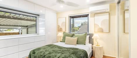 4 عدّة غرف نوم ومكواة/لوح كي وواي فاي وملاءات أسرّة