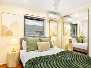 4 slaapkamers, een strijkplank/strijkijzer, wifi, beddengoed