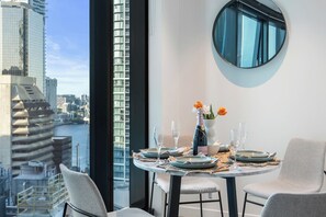 تناول الطعام