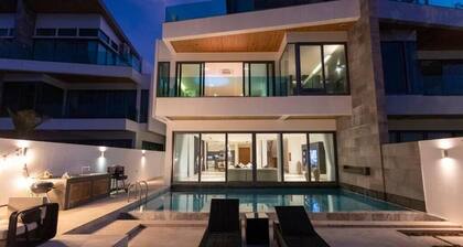 Beachfront Villa 3BR Infinity Pool V38