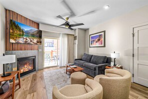 Smart TV, fireplace, video games, table tennis