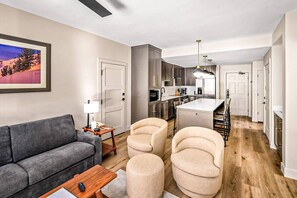 Smart-TV, Kamin, Videospiele, Tischtennisplatte