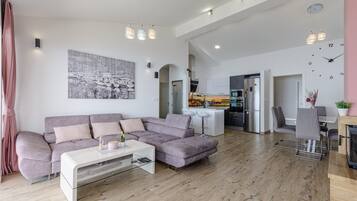 Apartment | Living room