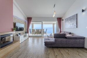 Apartment | Living room - Apartments Hope - Three-bedroom Apartment With Jacuzzi and Terrace With Sea View (Dugi Rat)