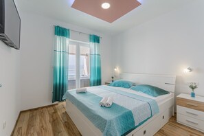 Apartment | 4 bedrooms, iron/ironing board - Apartments Hope - Three-bedroom Apartment With Jacuzzi and Terrace With Sea View (Dugi Rat)