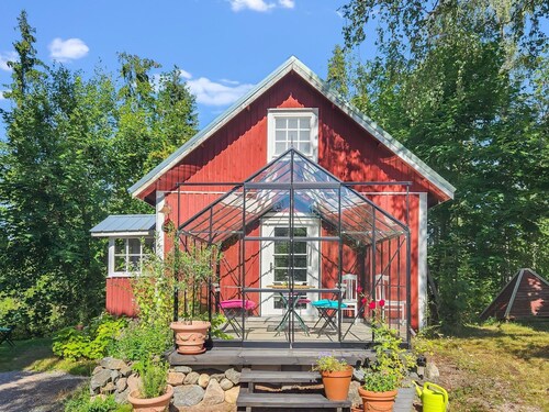 Den lilla röda stugan by Interhome