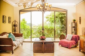 TV - Colinas Turquesa L1L 2 bed 2 bath Ocean view (Playas del Coco)