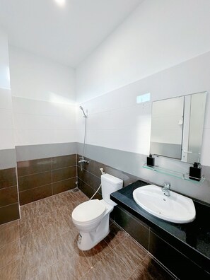 Bathroom - Ania Beachside Hotel Da Nang (Son Tra)