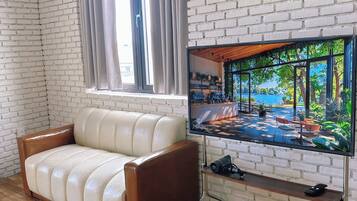 Studio Deluks | Wi-Fi gratis dan seprai linen