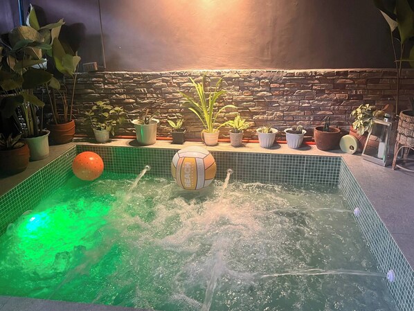 Villa, 1 chambre, accessible aux personnes à mobilité réduite, piscine privée | Piscine | Piscine intérieure