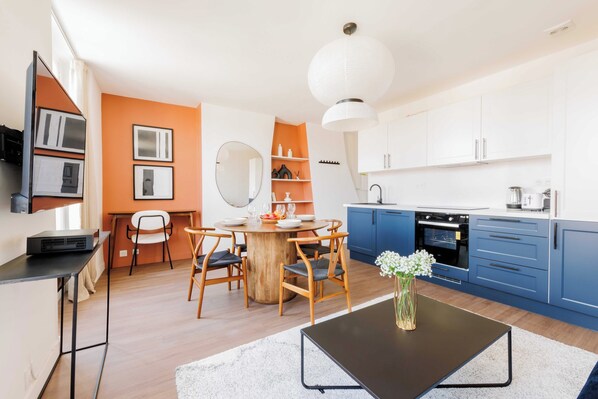 Apartment | Private kitchen | Fridge, oven, stovetop, dishwasher