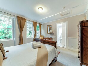6 bedrooms, free WiFi