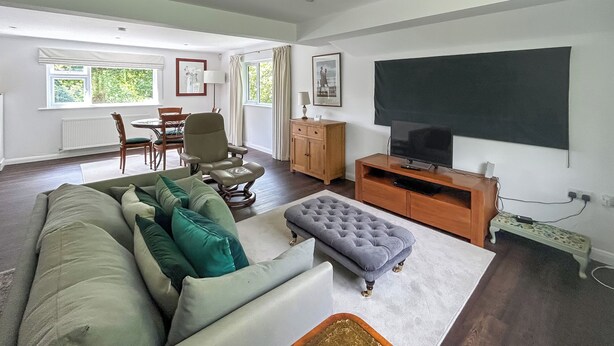 Living area - 1 bedroom accommodation in Horsham, near Brighton (Horsham, near Brighton)