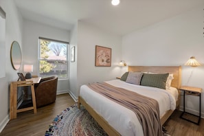 2 habitaciones, tabla de planchar con plancha, wifi y ropa de cama 