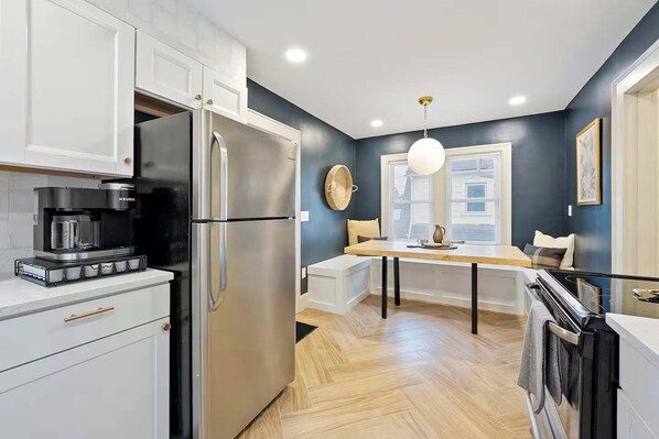 Fridge, microwave, stovetop, dishwasher - Close to OSU Rooftop Patio  Grill & Outdoor TV (Columbus)