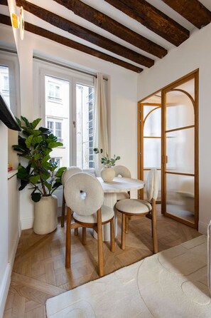 Dining - 2#New suite 4 personnes- Saint Germain Notre-Dame (Paris)