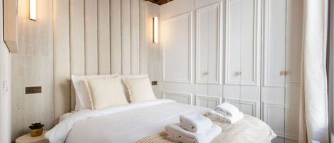 1 bedroom, iron/ironing board, travel crib, WiFi