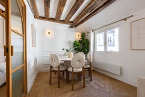 Dining - 5#New suite 6 personnes- Saint Germain Notre-Dame (Paris)