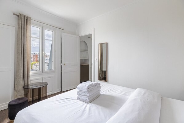 1 bedroom, WiFi, bed sheets