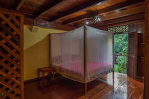 Schreibtisch, Bügeleisen/Bügelbrett, WLAN, Bettwäsche