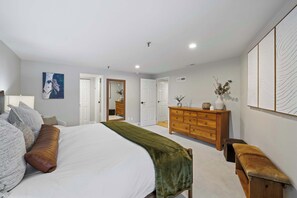 2 bedrooms, iron/ironing board, travel cot, WiFi