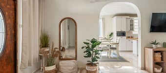 Multifamily 413 home near beach & plaza