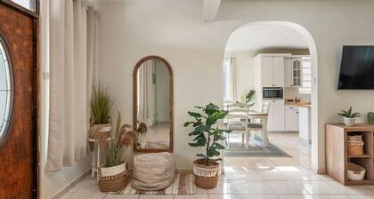 Multifamily 413 home near beach & plaza