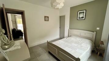 1 bedroom, WiFi, bed sheets