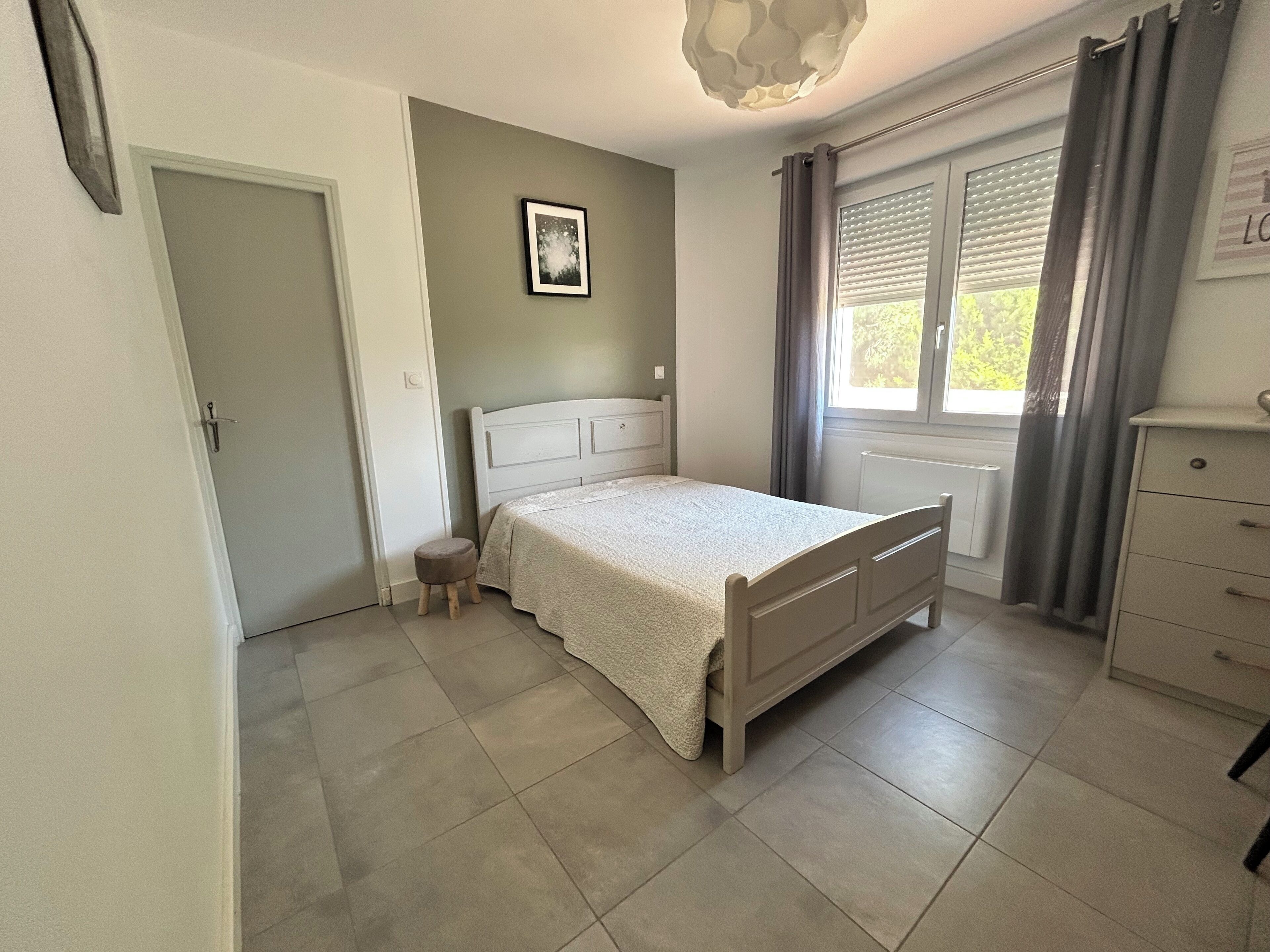 1 camera, Wi-Fi, lenzuola