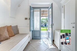 11 Schlafzimmer, Bügeleisen/Bügelbrett, Reisekinderbett