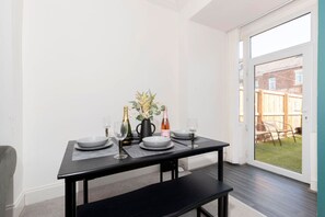 Dining - The Maple Haven – Spacious 3BR w/FREE Parking (Jarrow)