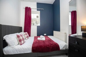 3 bedrooms, desk, iron/ironing board, free WiFi - The Maple Haven – Spacious 3BR w/FREE Parking (Jarrow)