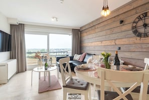 Televisión y oficina 