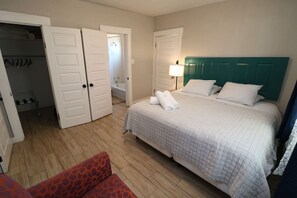 1 dormitorio, tabla de planchar con plancha, cuna de viaje y wifi gratis