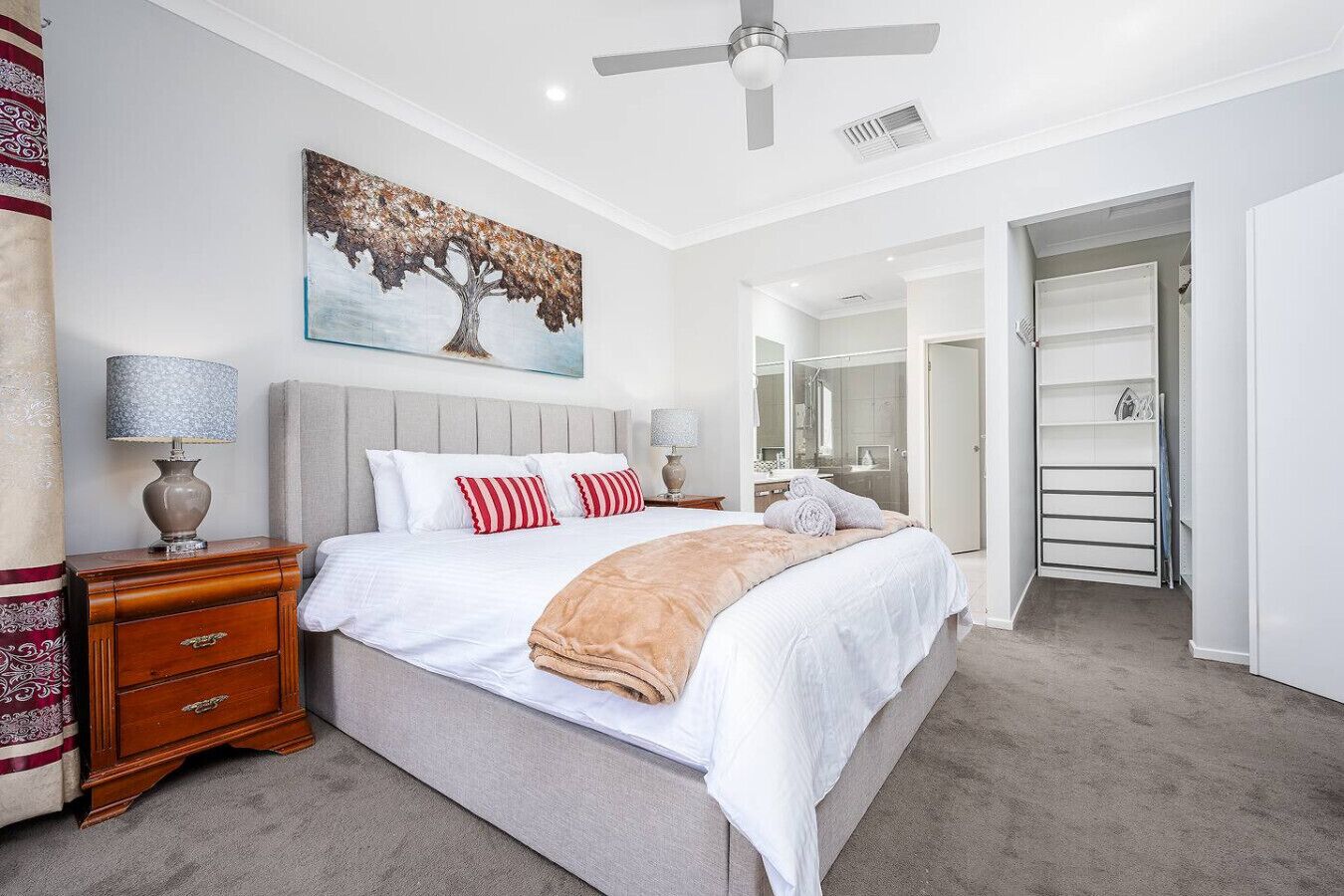 4 bedrooms, desk, iron/ironing board, WiFi