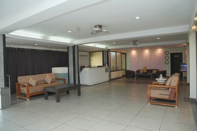Hotel Grand Leela Krishna