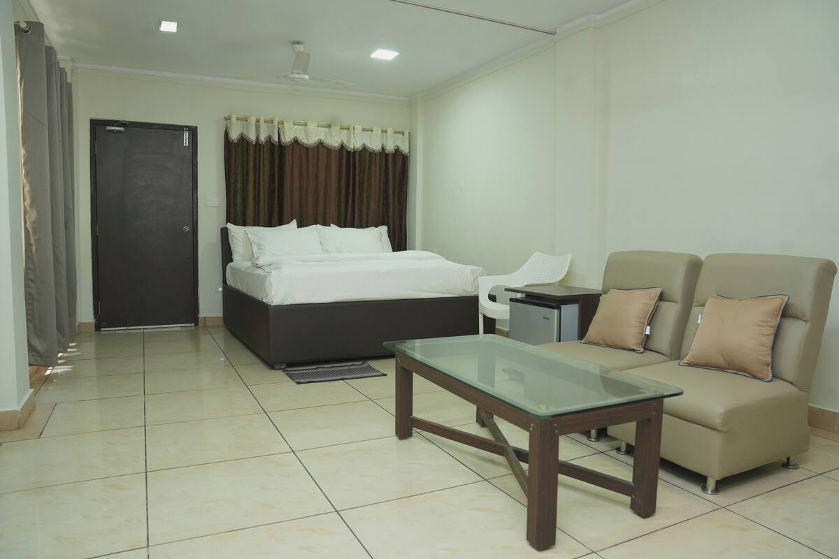 Suite, Balcony, City View