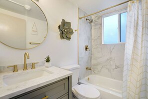 Shower, towels, shampoo