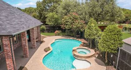 Beautiful pool/SPA, Games, Movie Room and more
